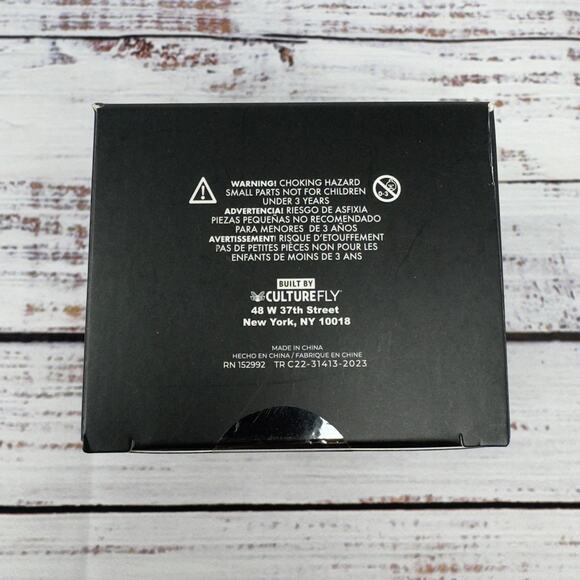 Pennywise "IT" Chapter Two Culterfly 3" Collectible Vinyl Figure - Picture 4 of 6